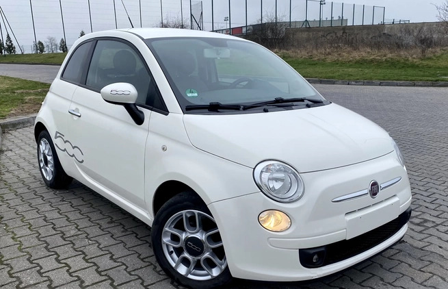 Fiat 500 cena 18900 przebieg: 134000, rok produkcji 2009 z Trzemeszno małe 121